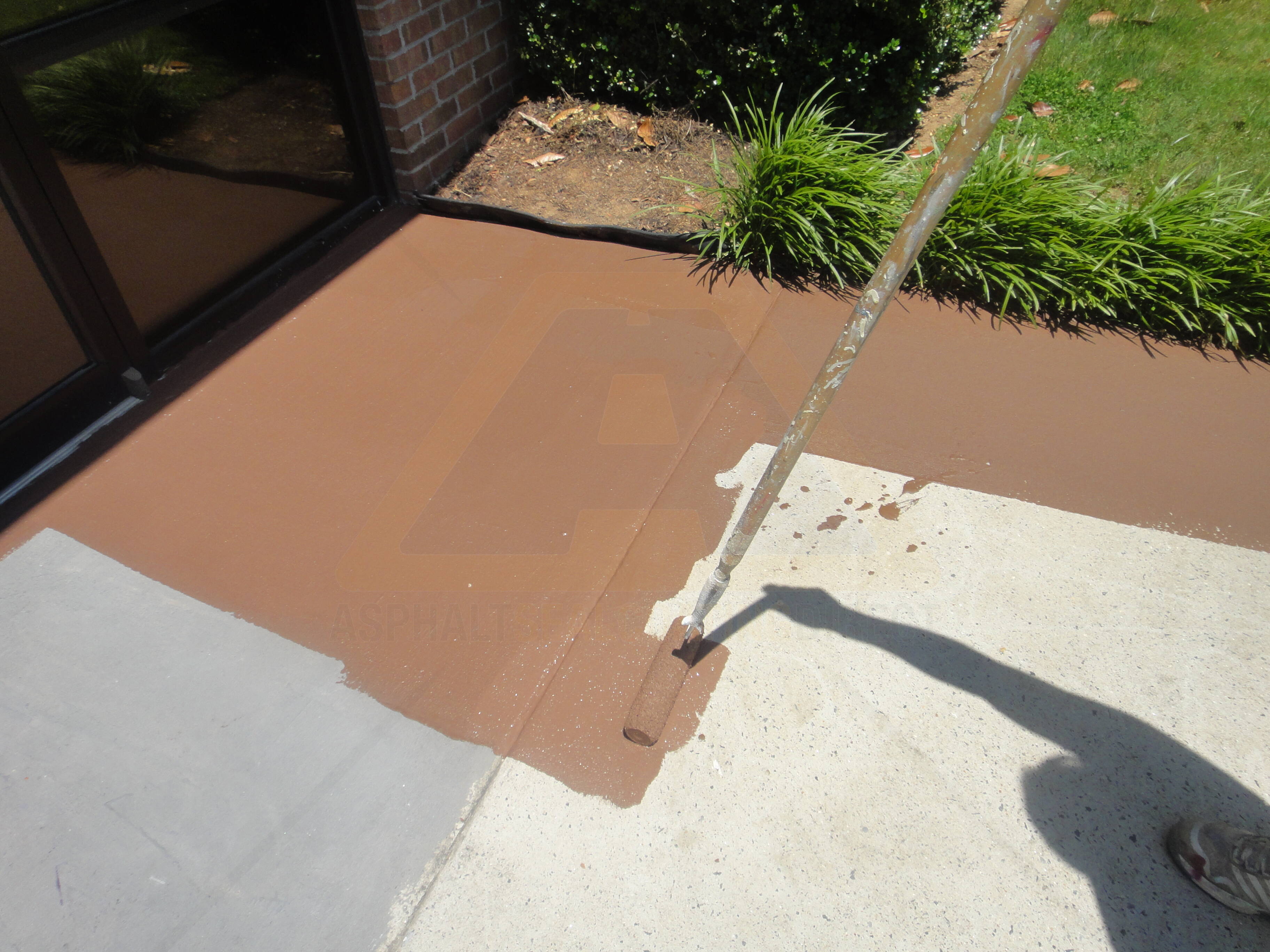 5 Gallon DeFENDER Aggregate Waterbased Concrete Overlay Paint For Sale