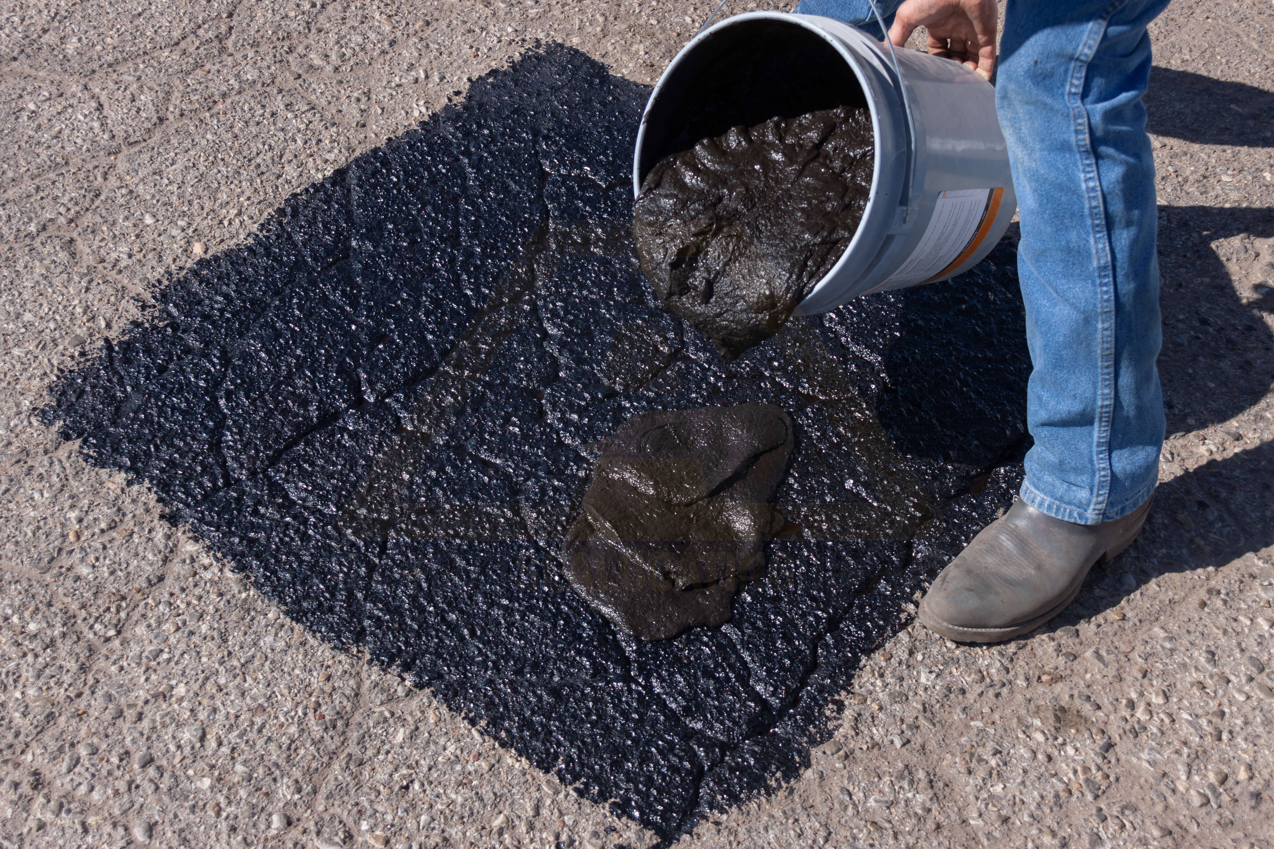 5 Gallon BIGA Alligator Asphalt Repair Patch Bucket ...