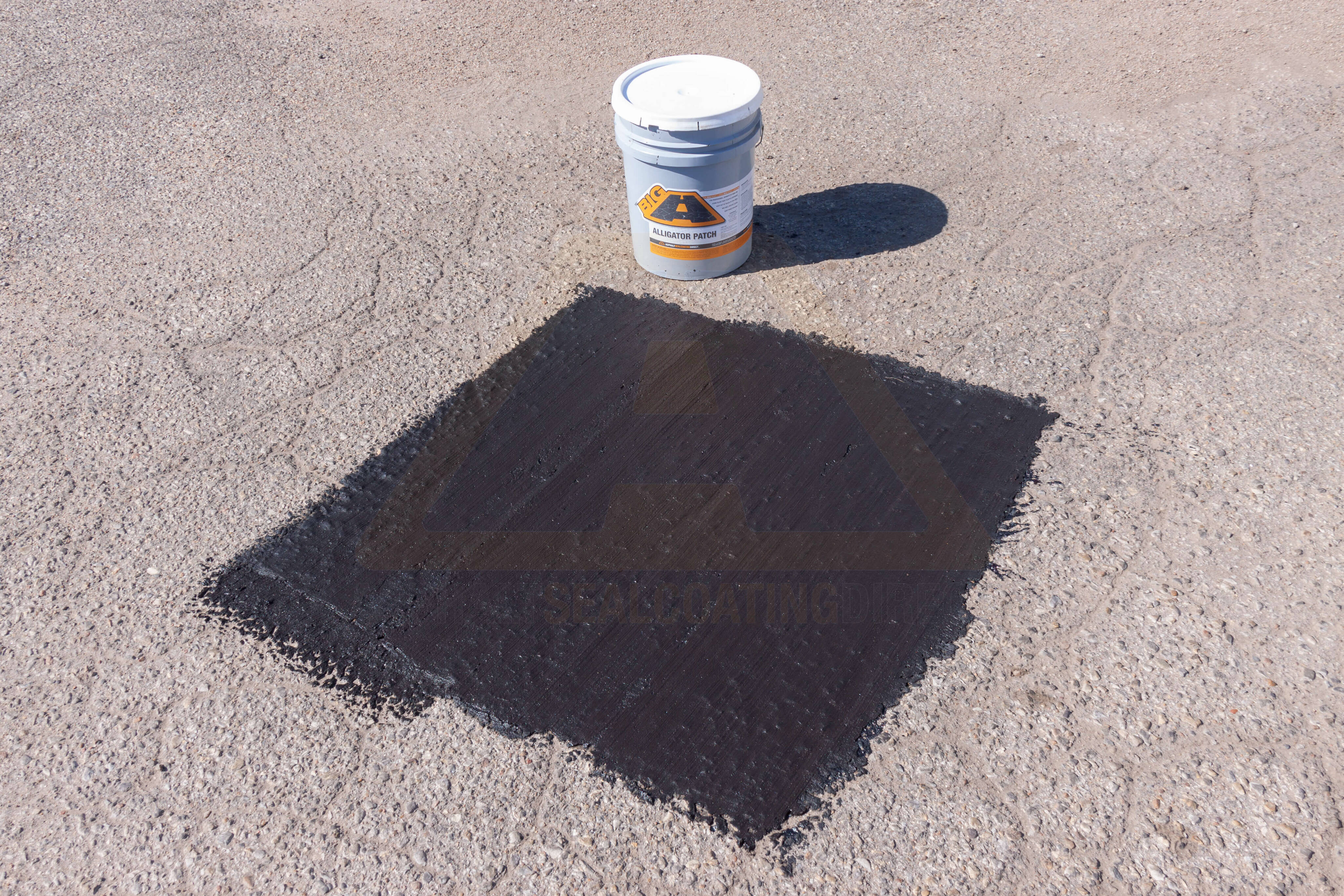 5 Gallon BIGA Alligator Asphalt Repair Patch Bucket ...