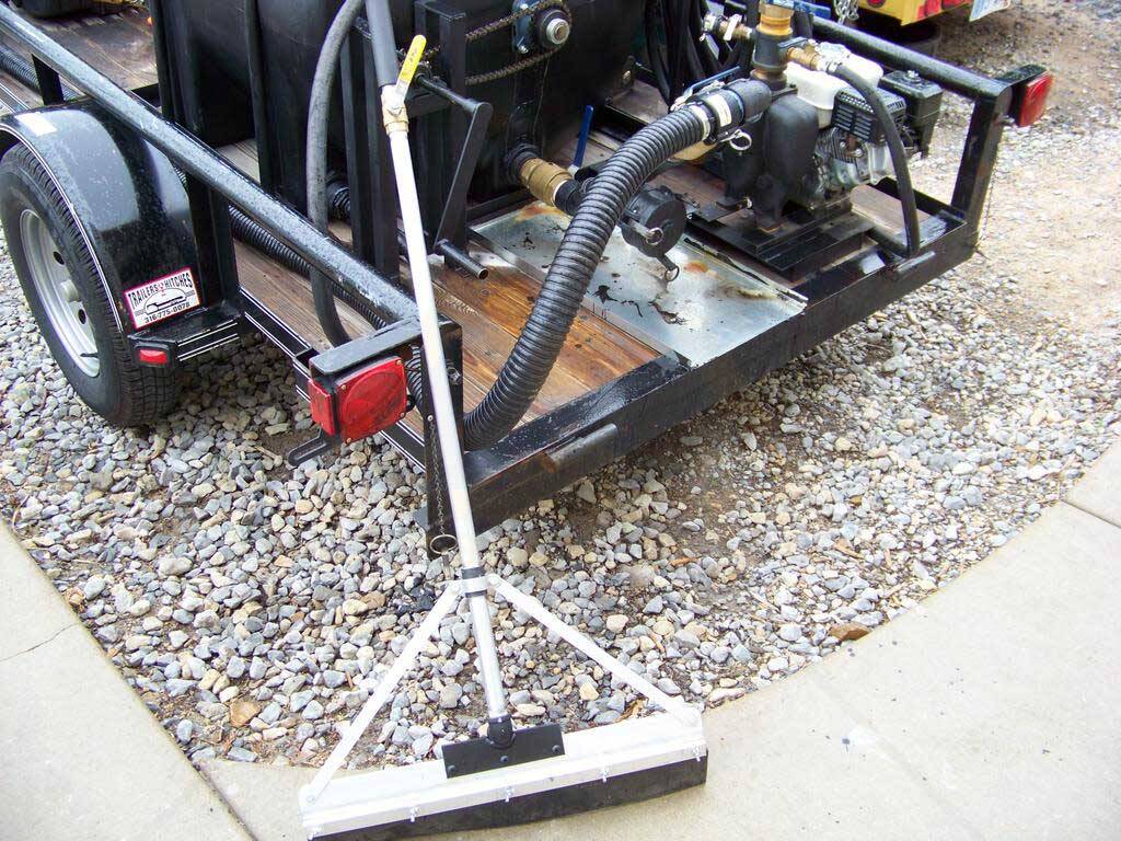 Asphalt Pavement Sealing Machine BIG A PolySkid Pro 325 ...
