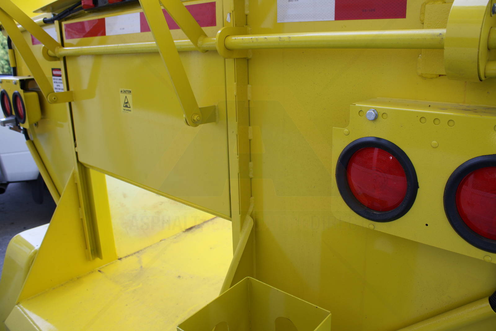 Asphalt Hot Box 4 Ton Trailer For Hot Or Cold Asphalt ...